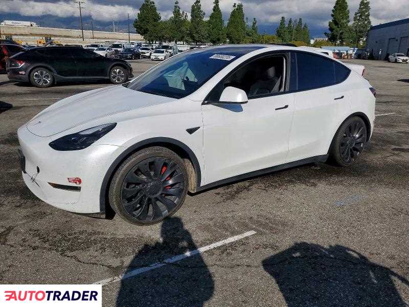 Tesla Model Y 2023