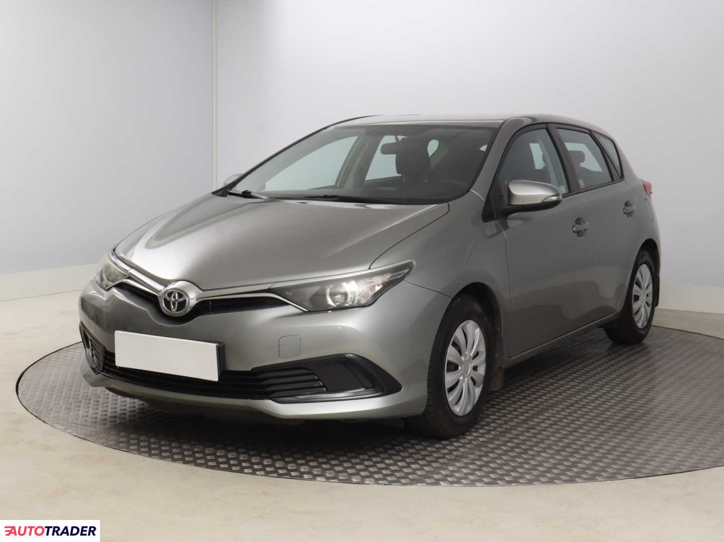 Toyota Auris 2016 1.3 97 KM