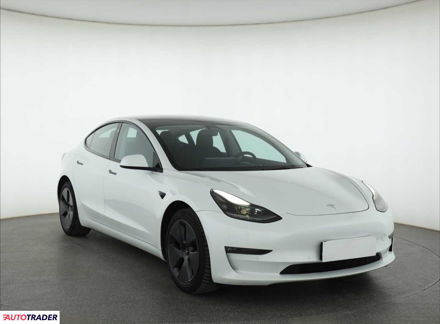 Tesla Model 3 2021 434 KM