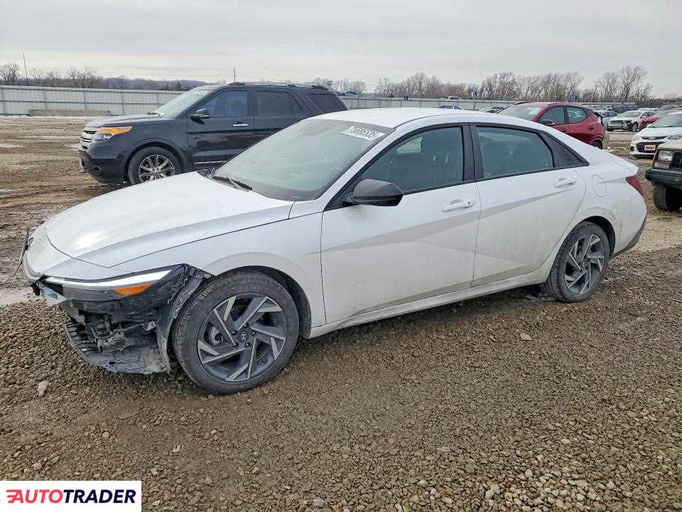 Hyundai Elantra 2025 2
