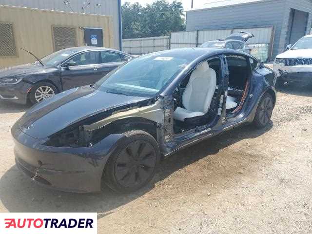 Tesla Model 3 2024
