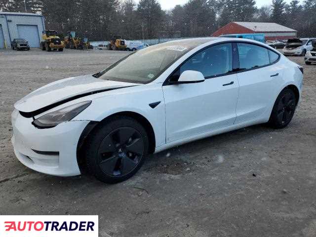 Tesla Model 3 benzyna 2021r. (MENDON)