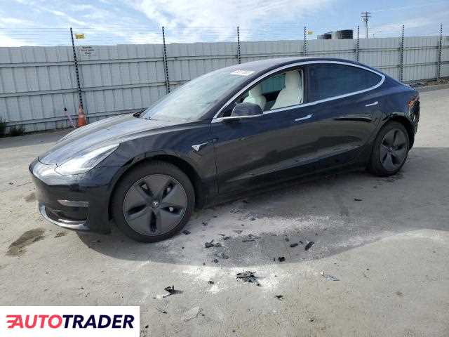 Tesla Model 3 2020
