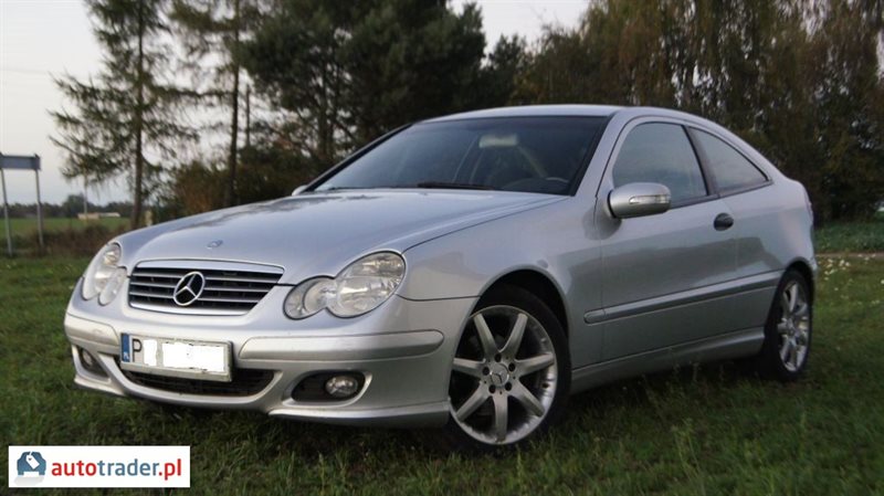 Mercedes 220 2004 2.1 150 KM Mercedes 220 2004 2.1 150 KM
