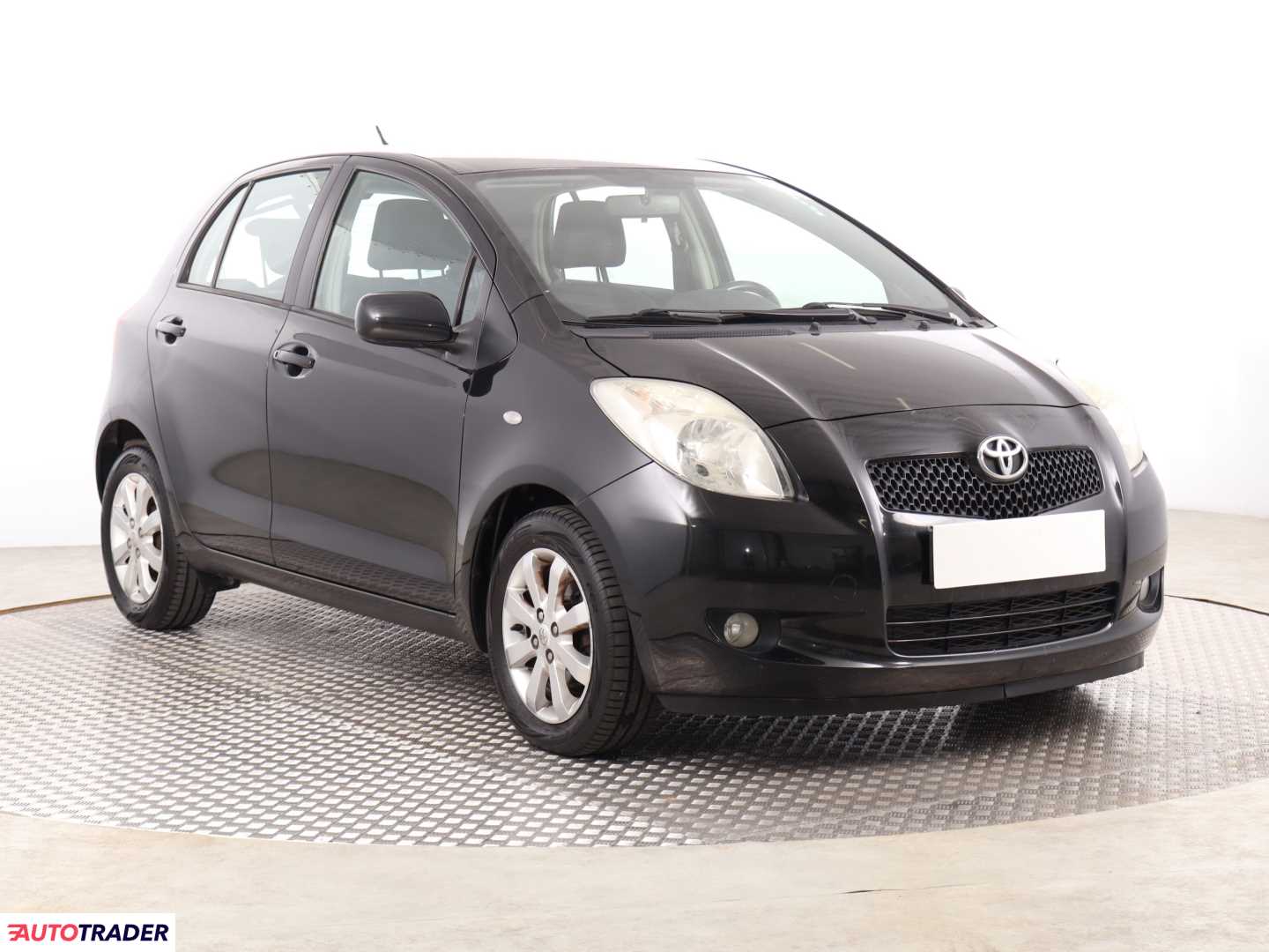 Toyota Yaris 2008 1.3 85 KM