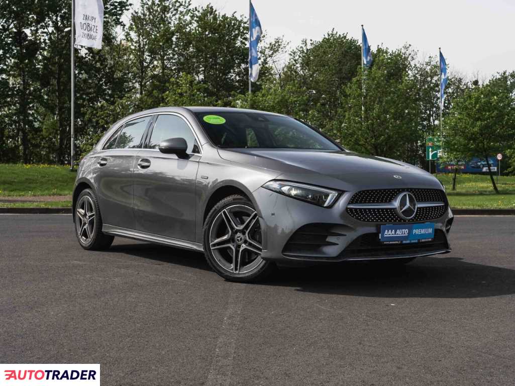 Mercedes A-klasa 2021 1.3 214 KM Mercedes A-klasa 2021 1.3 214 KM