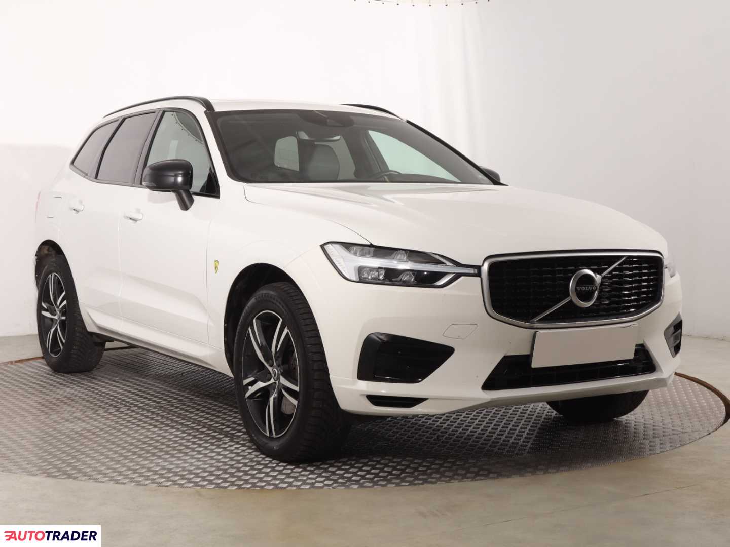 Volvo XC60 2019 2.0 187 KM
