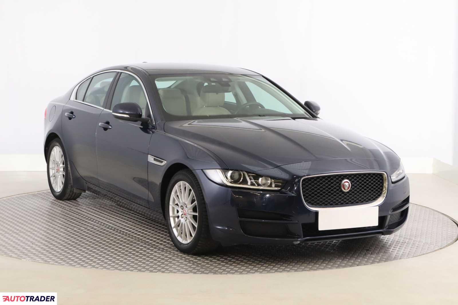Jaguar XE 2017 2.0 160 KM