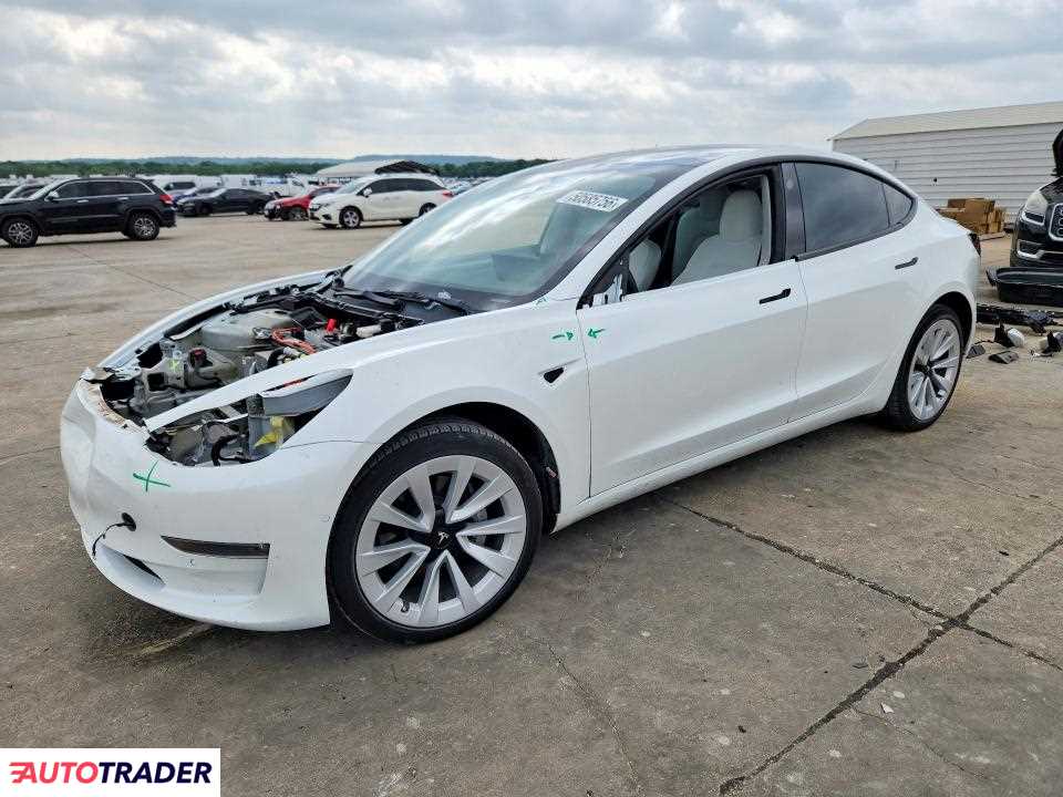 Tesla Model 3 2022