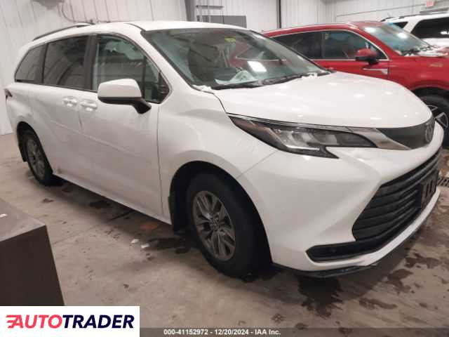 Toyota Sienna 2.0 benzyna 2022r. (RANDOLPH)