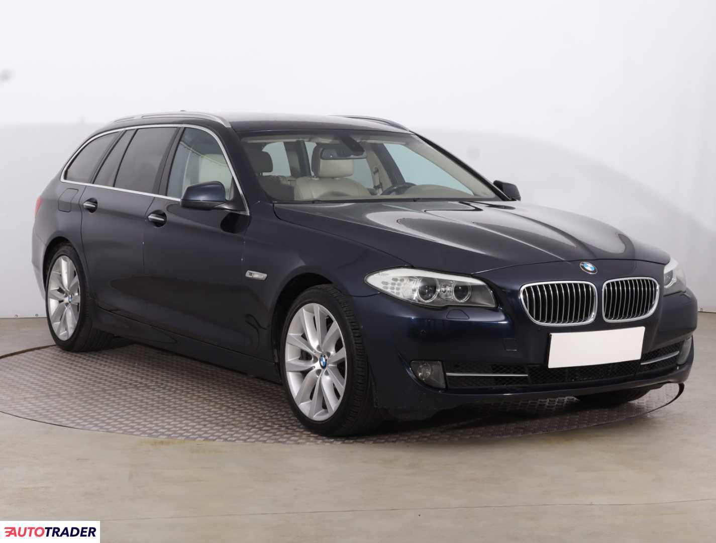 BMW 530 2010 3.0 241 KM