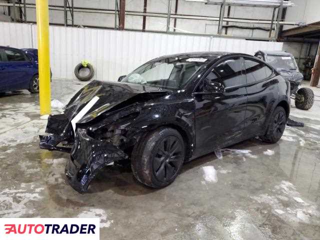 Tesla Model Y 2025 Tesla Model Y 2025