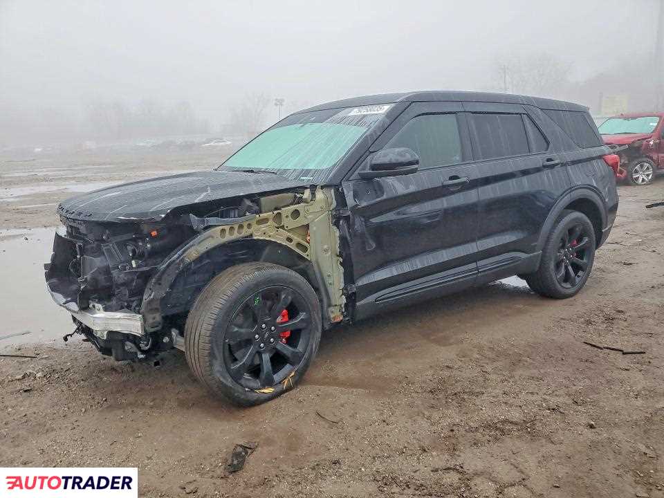 Ford Explorer 2022 3