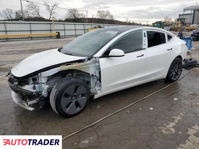 Tesla Model 3 benzyna 2023r. (LEBANON)