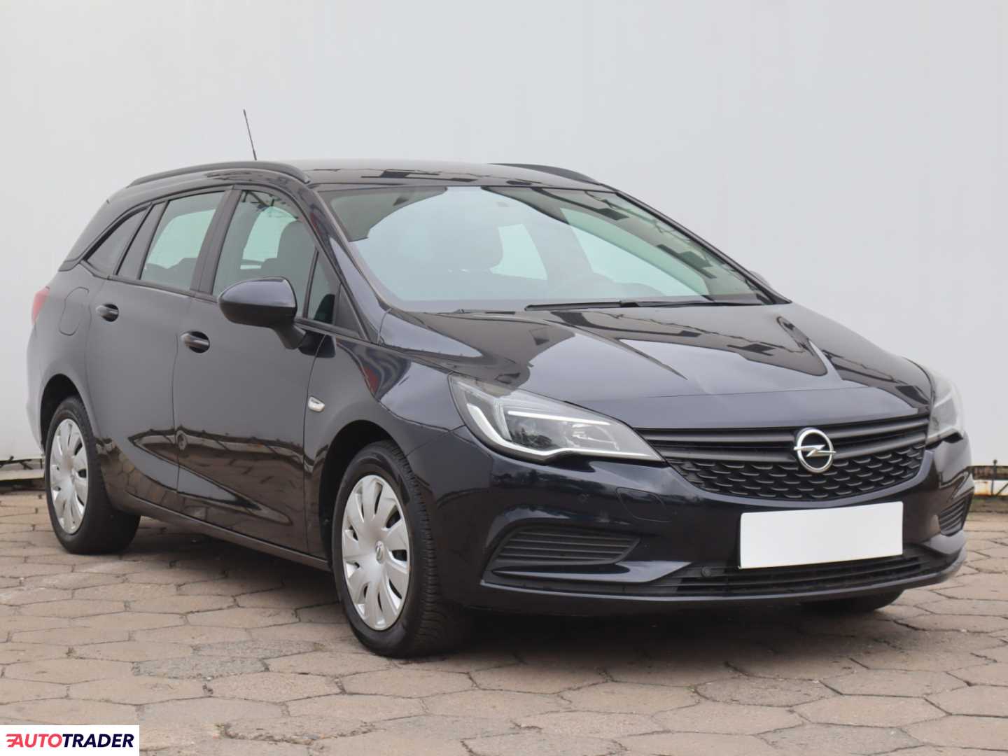 Opel Astra 2018 1.6 108 KM