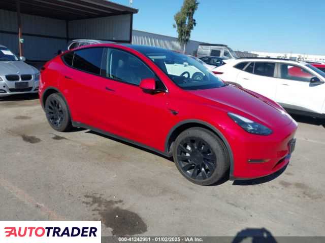 Tesla Model Y benzyna 2023r. (SAN DIEGO)