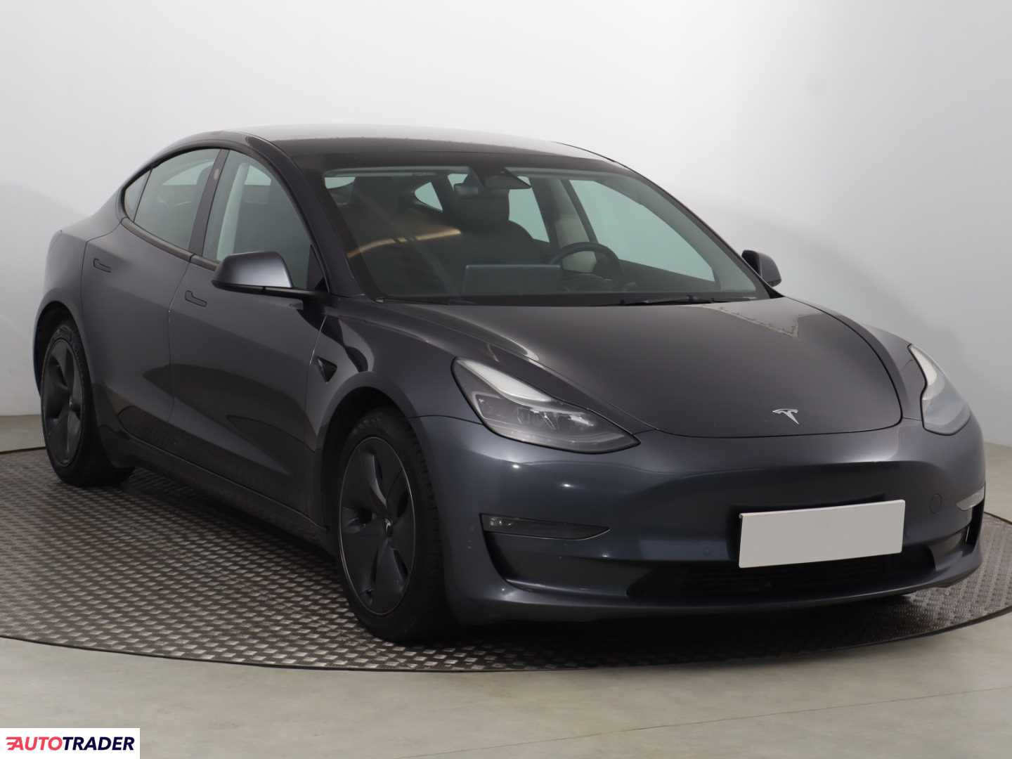Tesla Model 3 2021 434 KM