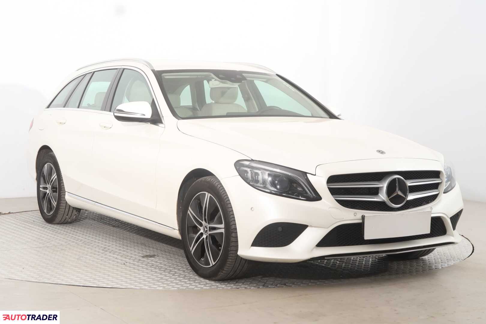 Mercedes C-klasa 2019 2.0 191 KM