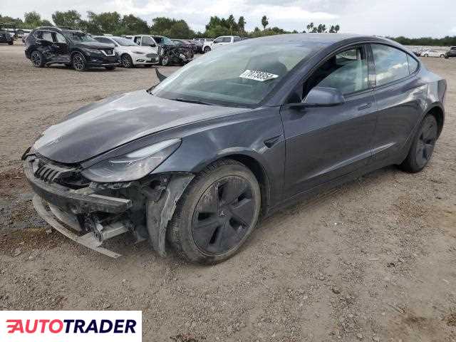 Tesla Model 3 2022