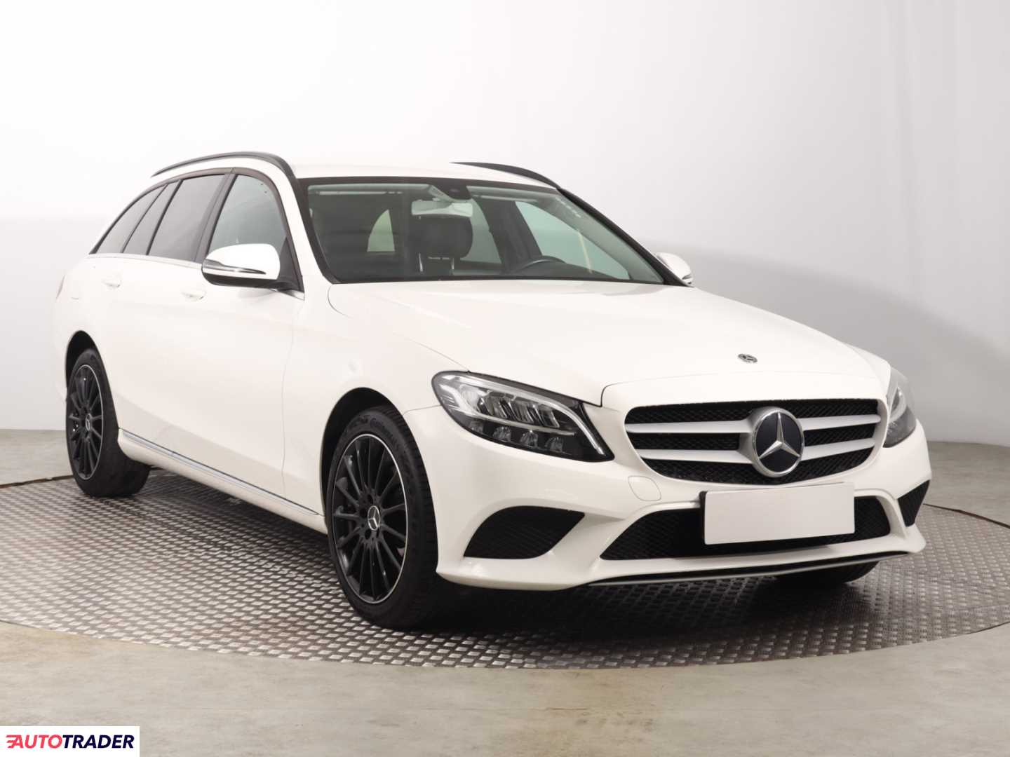 Mercedes C-klasa 2018 2.0 147 KM