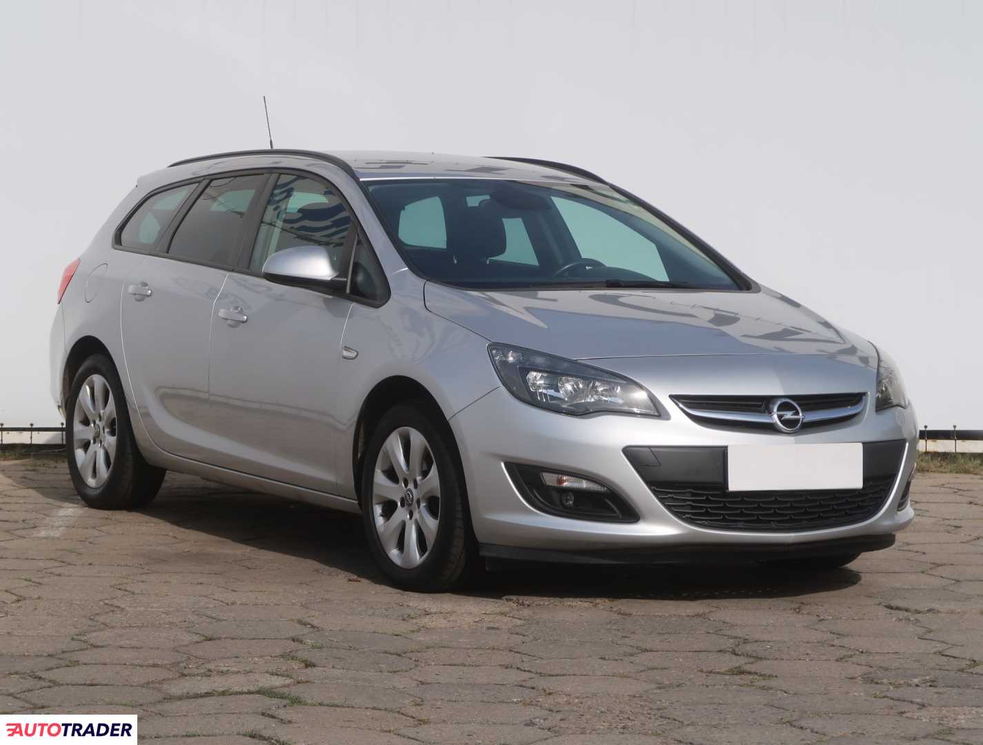 Opel Astra 2015 1.6 108 KM