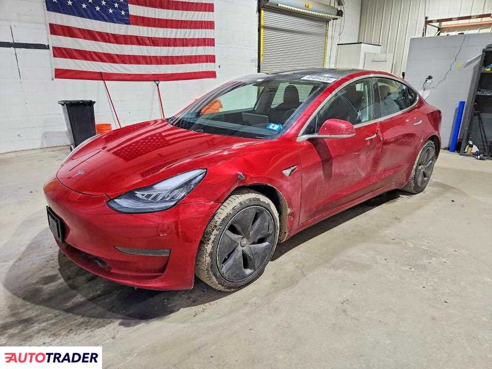 Tesla Model 3 2020