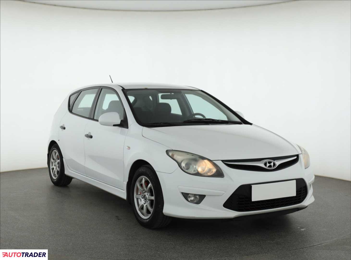 Hyundai i30 2010 1.6 88 KM