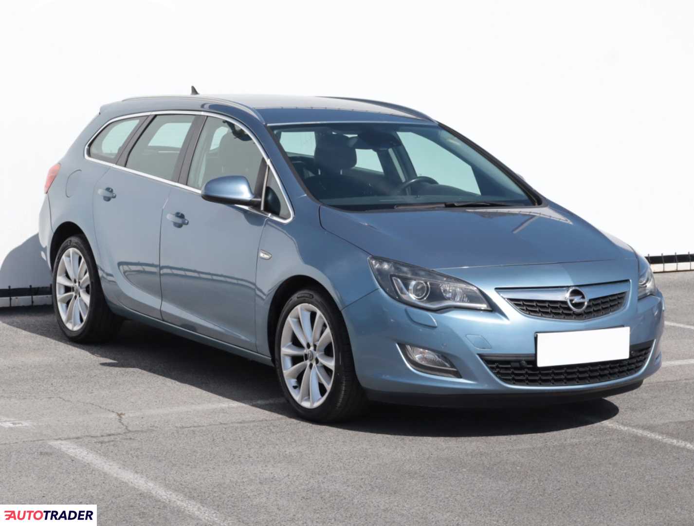 Opel Astra 2010 1.4 138 KM