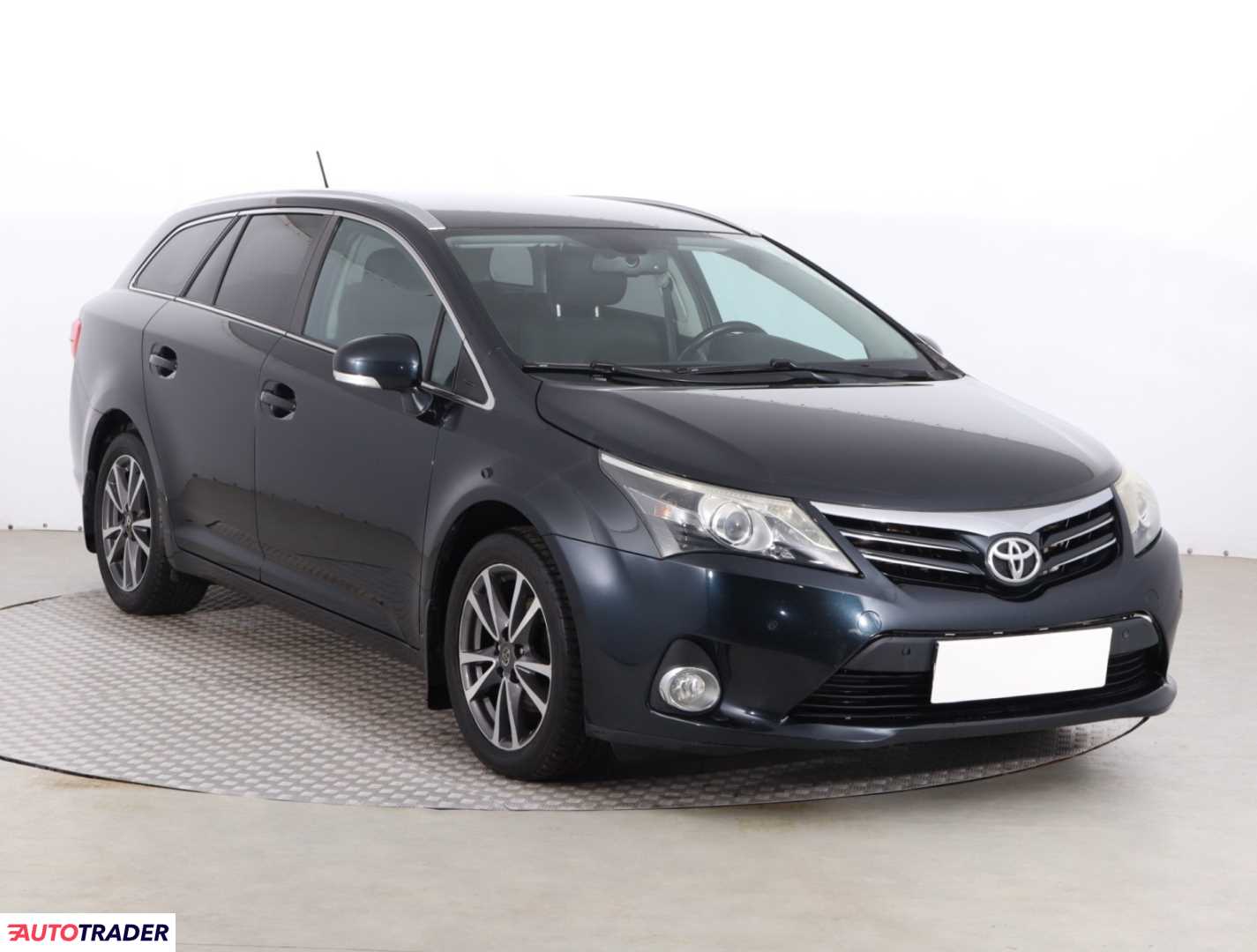 Toyota Avensis 2012 2.0 122 KM