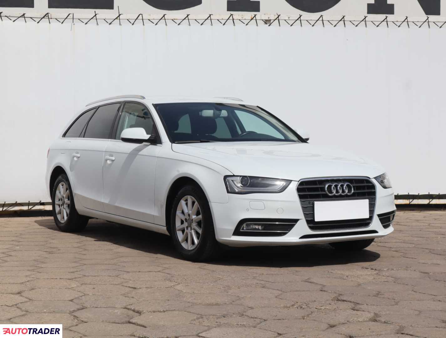 Audi A4 2013 2.0 140 KM