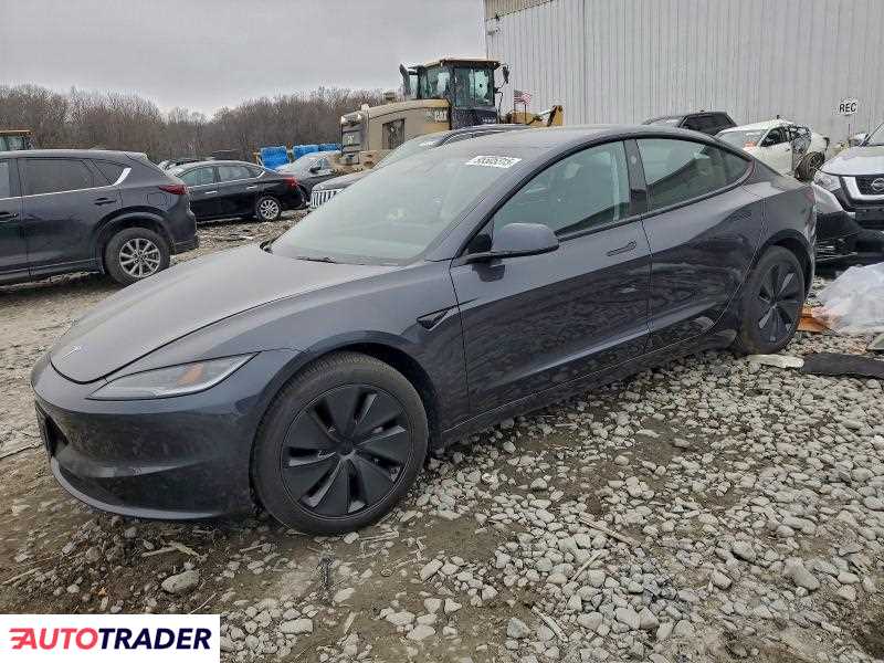 Tesla Model 3 2024