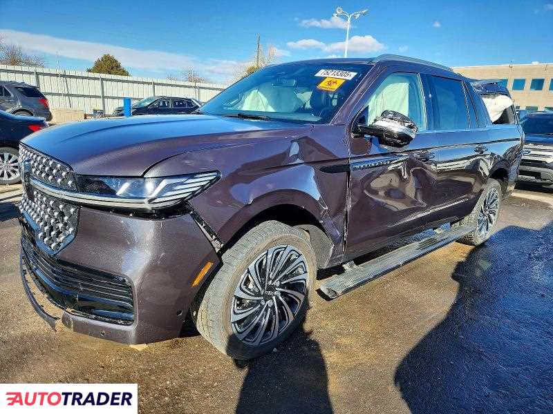 Lincoln Navigator 2025 3