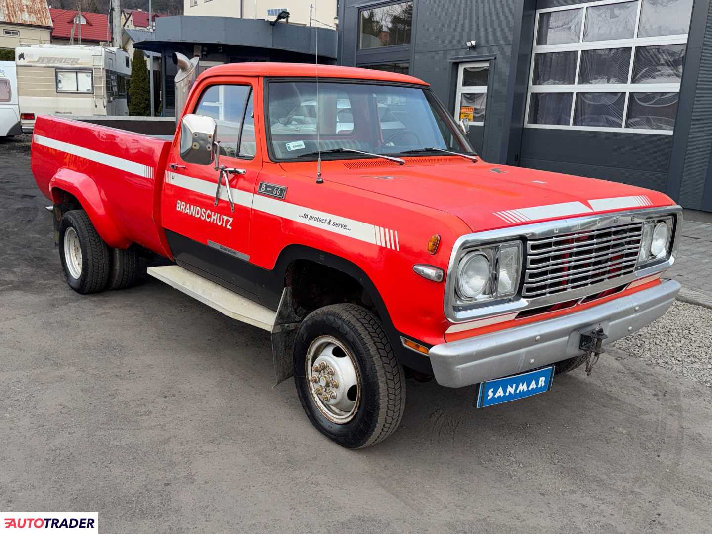 Dodge Ram 1977 5.9 248 KM