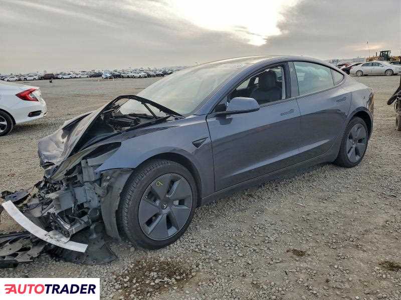 Tesla Model 3 2023