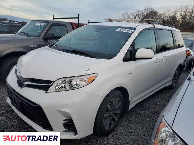 Toyota Sienna 3.0 benzyna 2019r. (ASSONET)