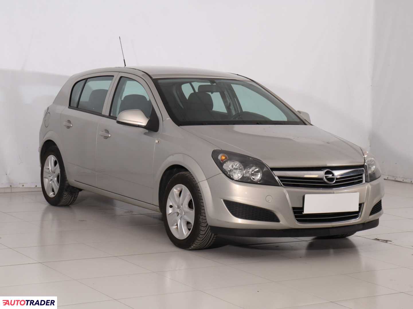 Opel Astra 2011 1.6 113 KM
