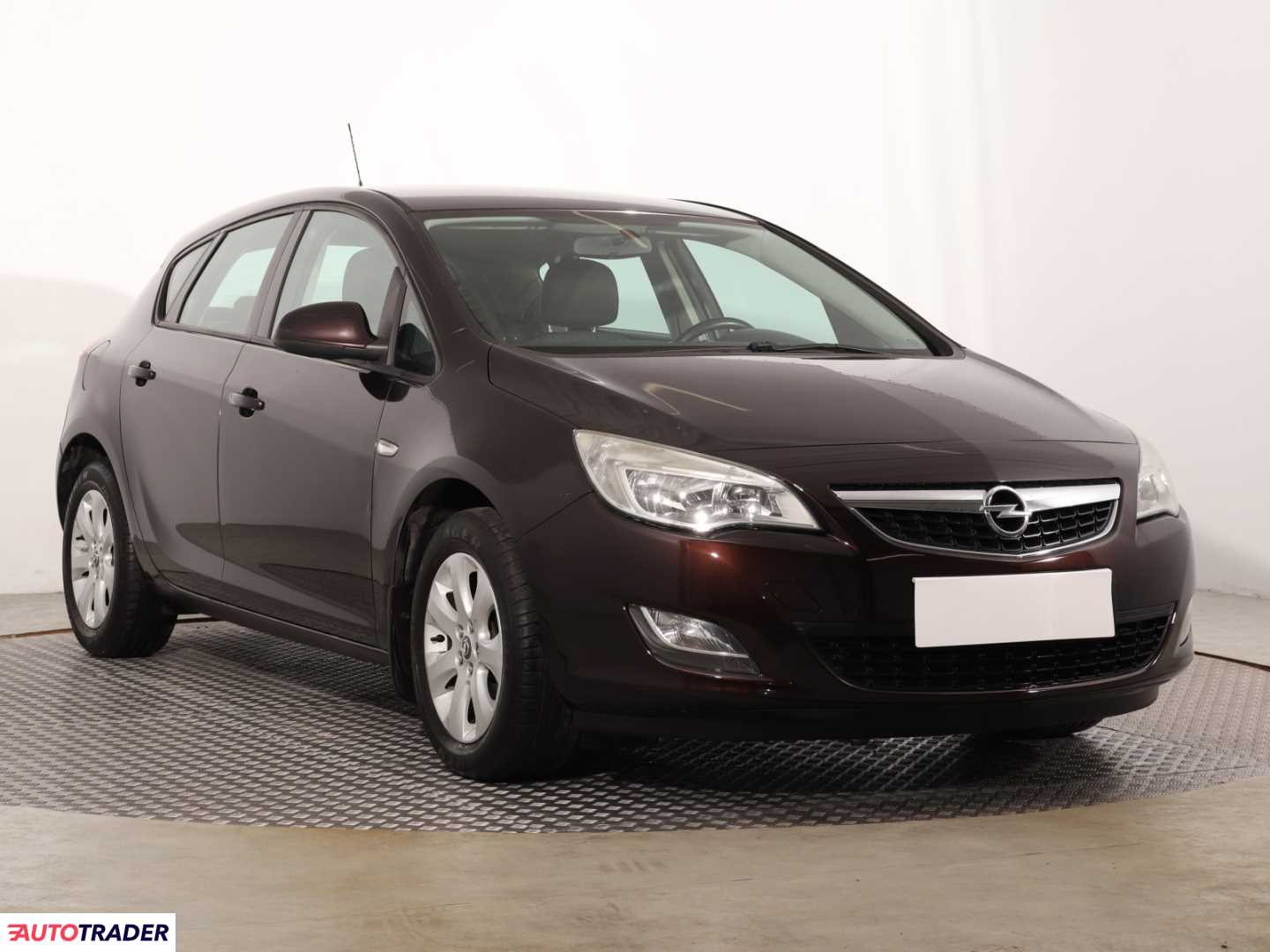 Opel Astra 2011 1.6 113 KM