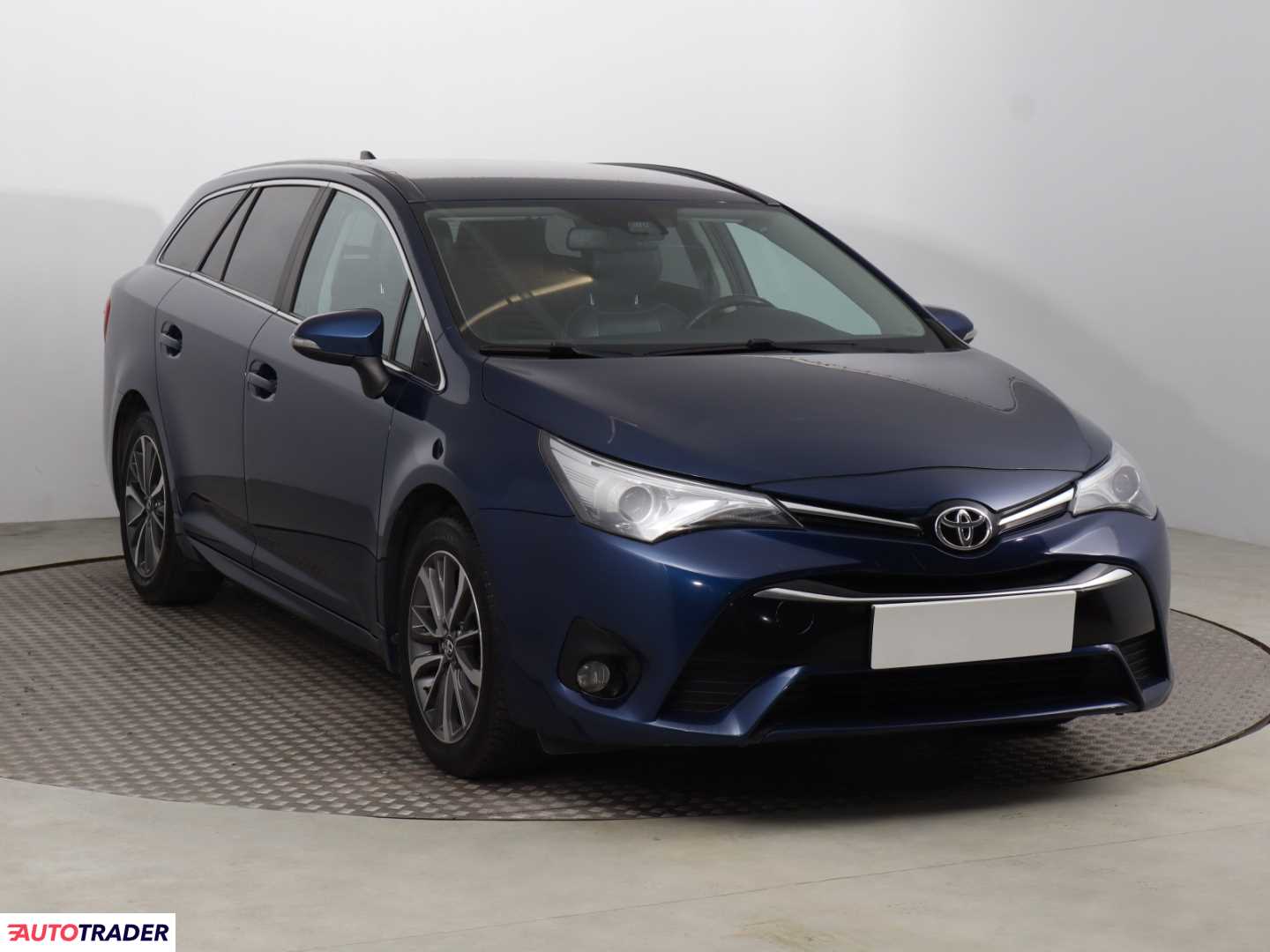 Toyota Avensis 2015 2.0 140 KM