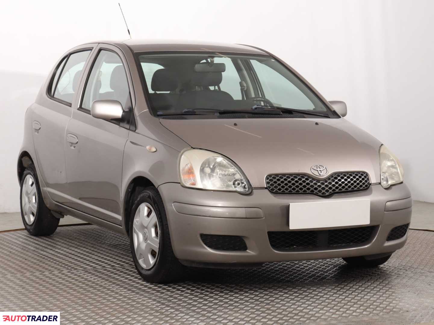 Toyota Yaris 2003 1.3 85 KM