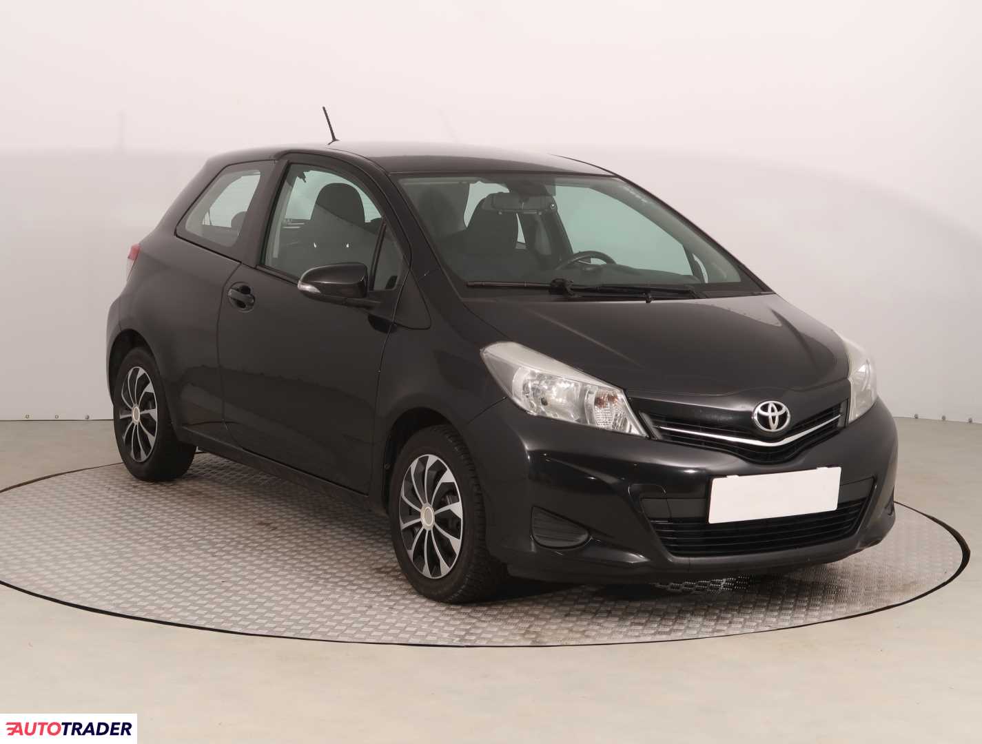 Toyota Yaris 1.0 68 KM 2012r. (Piaseczno)