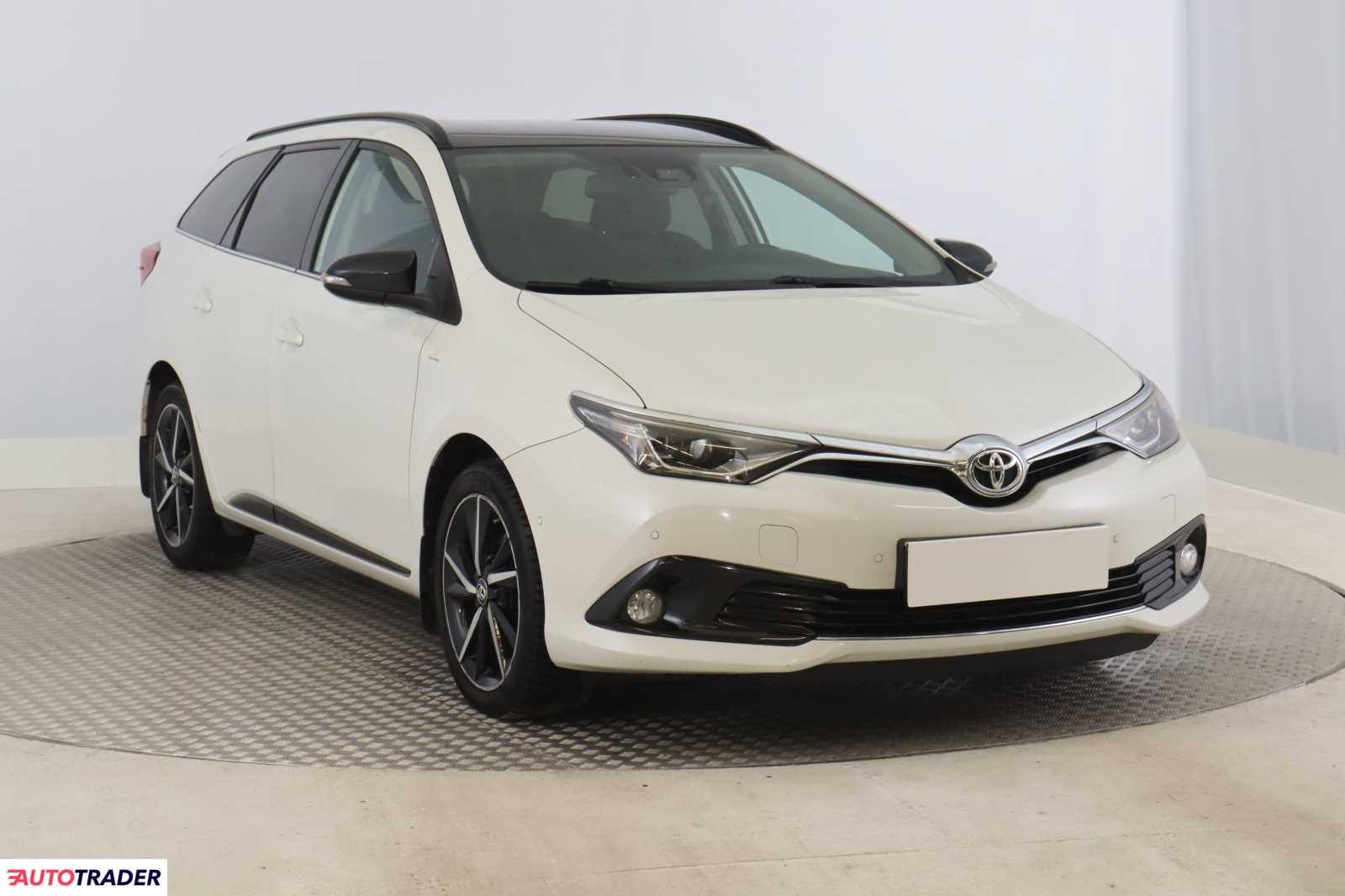Toyota Auris 2017 1.6 130 KM