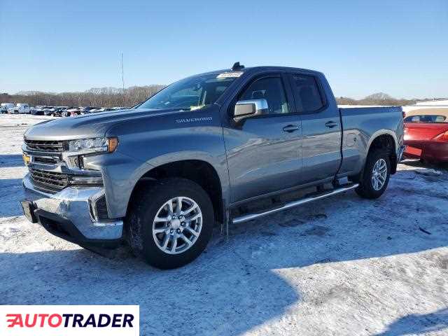 Chevrolet Silverado 5.0 benzyna 2019r. (ASSONET)