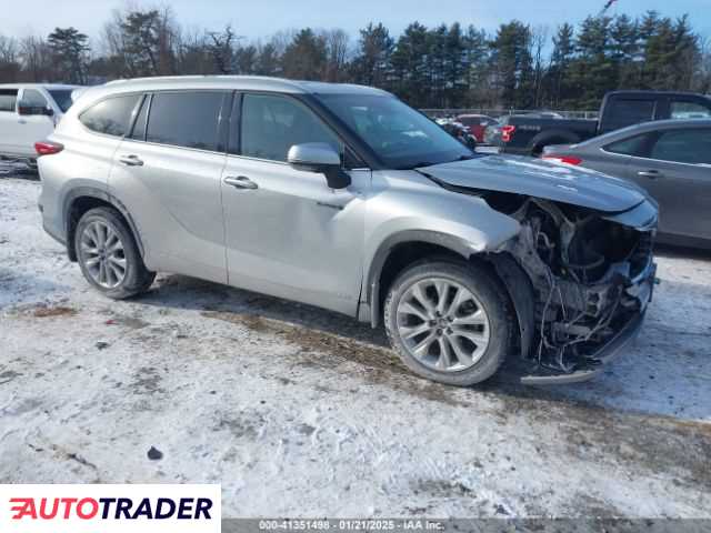 Toyota Highlander 2.0 benzyna 2021r. (SCHENECTADY)