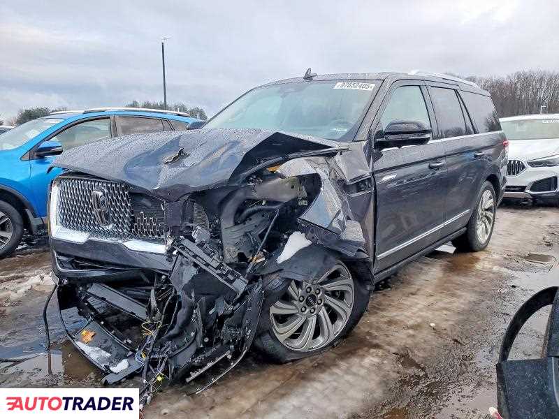 Lincoln Navigator 2024 3