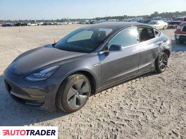 Tesla Model 3 2020