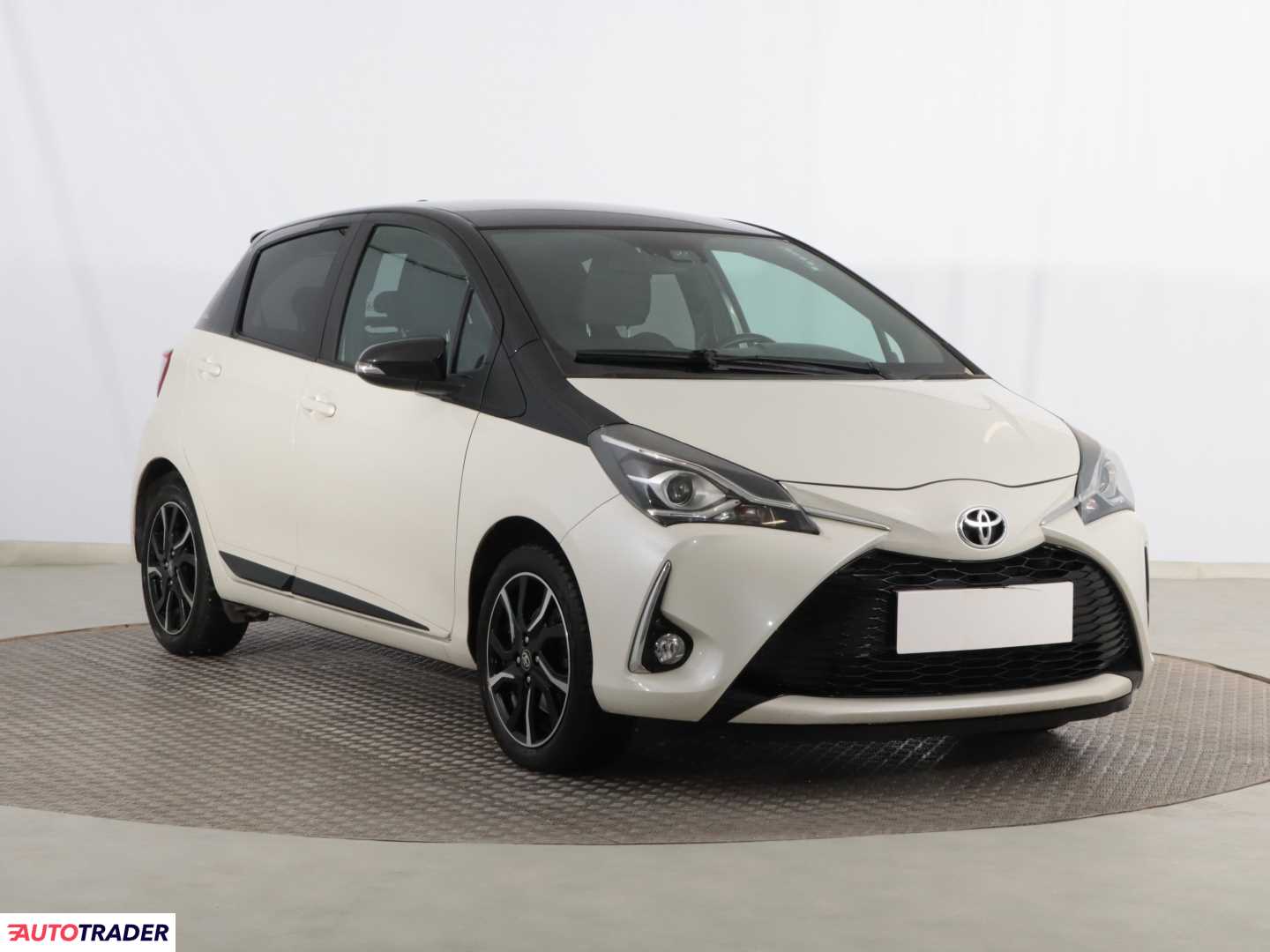 Toyota Yaris 1.5 109 KM 2018r. (Piaseczno)