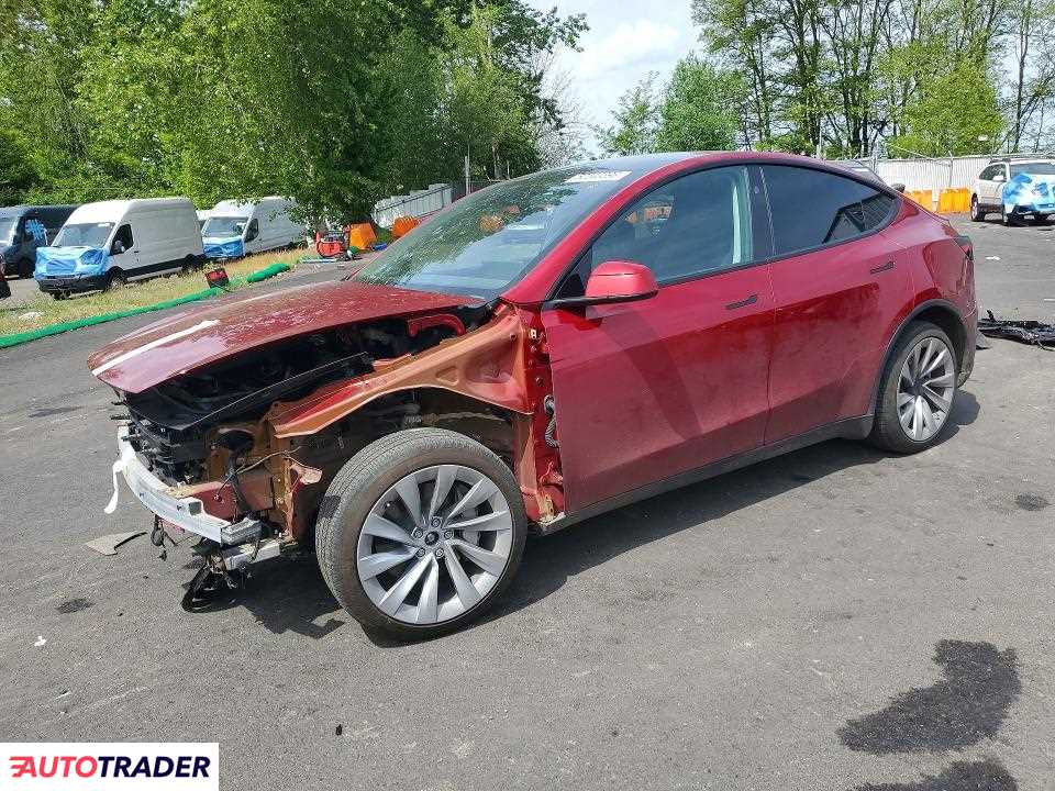 Tesla Model Y 2026