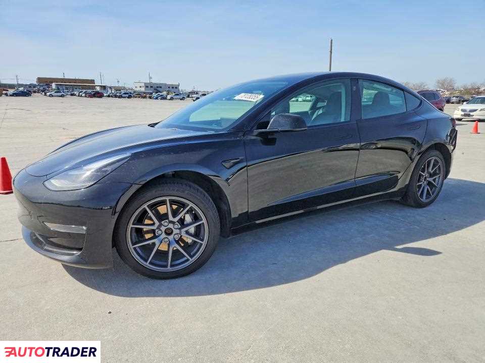 Tesla Model 3 2022