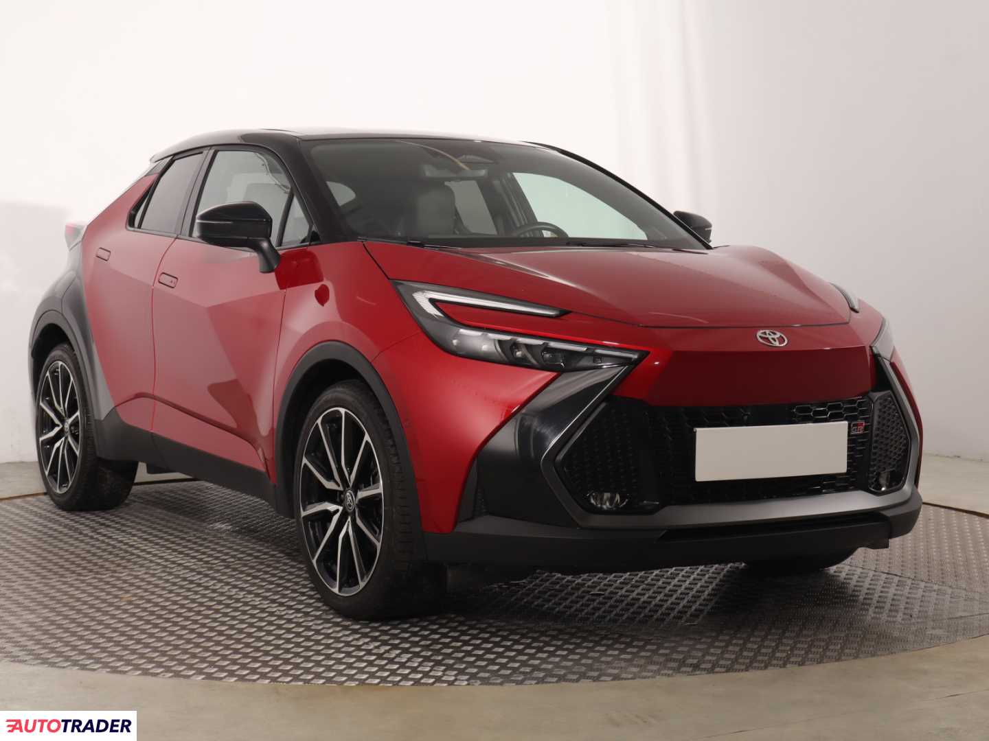 Toyota C-HR 2024 2.0 194 KM
