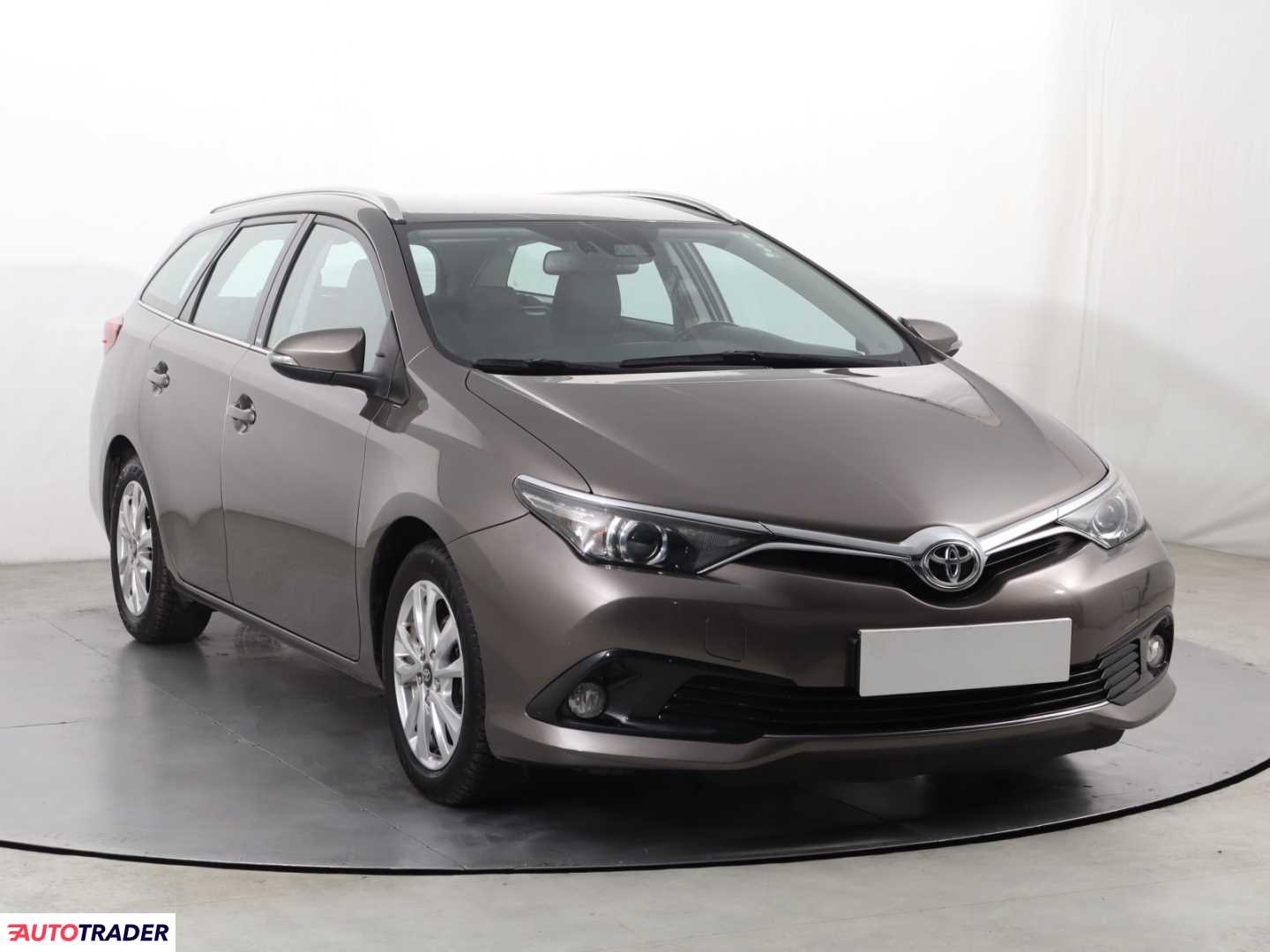 Toyota Auris 2016 1.6 109 KM
